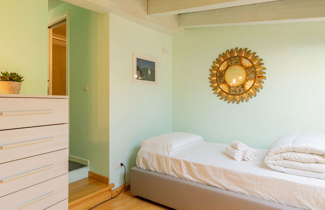 2 bedroom Apartment in Bellano with terrace - Photo 17