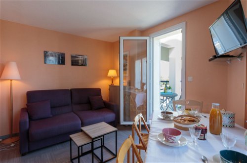 Foto 6 - Appartamento con 1 camera da letto a Royan con piscina privata e vista mare