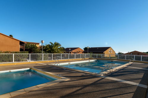 Foto 16 - Casa en Narbonne con piscina y vistas al mar