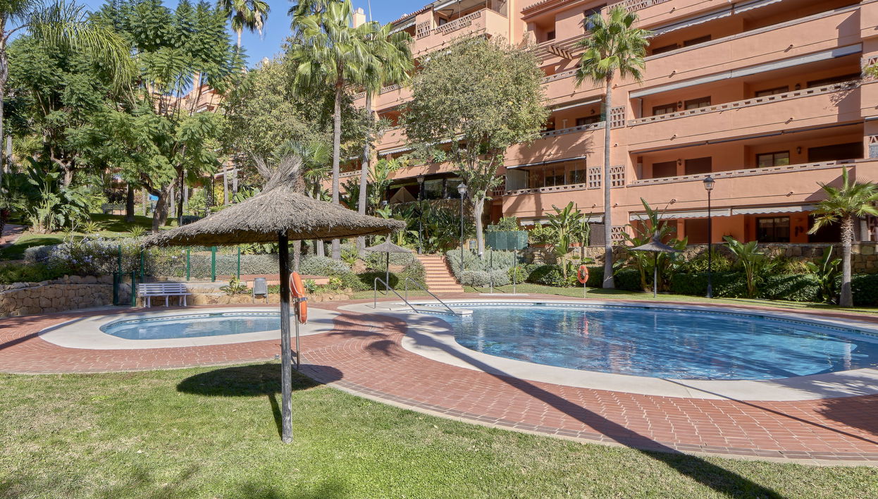 Appartamento con 4 camere da letto a Marbella con piscina e giardino - Foto 1