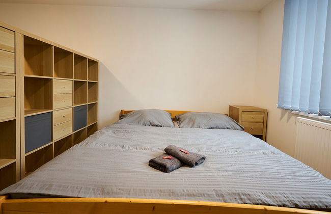 Apartamento de 2 quartos em Desná com piscina e jardim - Foto 15