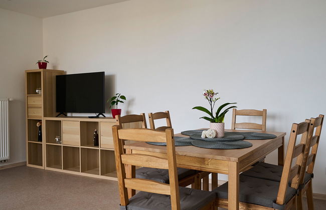 Apartamento de 2 quartos em Desná com piscina e jardim - Foto 7