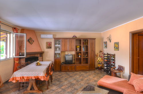 Photo 9 - 3 bedroom House in Siracusa with private pool and garden