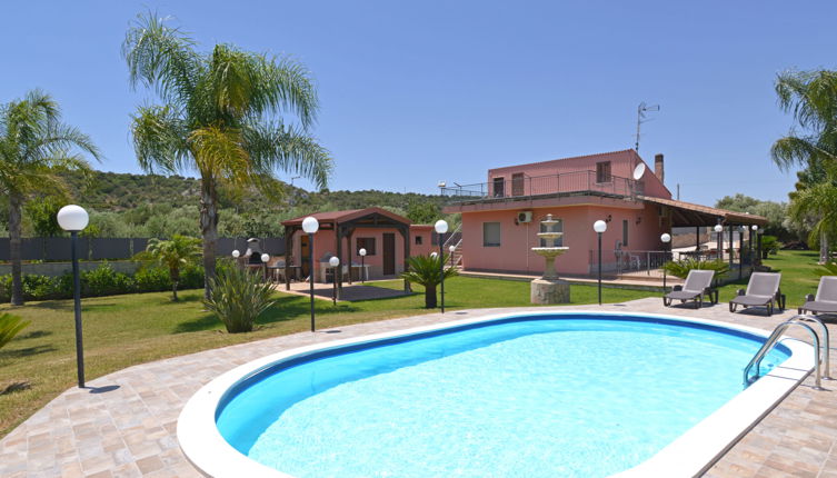 Photo 1 - Maison de 3 chambres à Syracuse avec piscine privée et vues à la mer