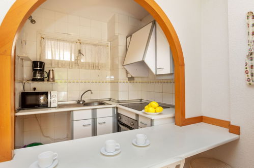 Photo 10 - 1 bedroom Apartment in Salou with swimming pool and garden