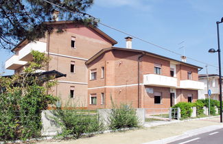 Photo 1 - Appartement de 2 chambres à Rosolina avec jardin et terrasse