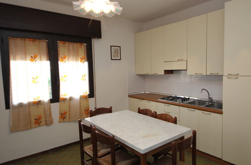 Photo 7 - 2 bedroom Apartment in Rosolina with garden and terrace