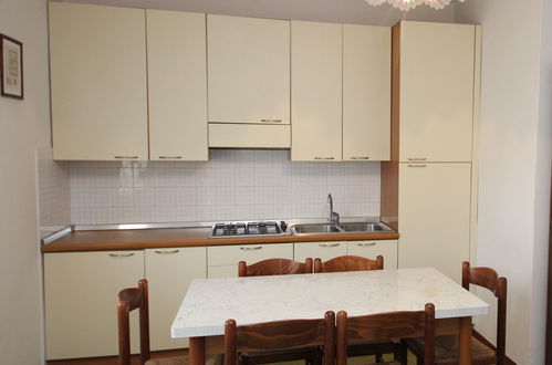 Photo 8 - 2 bedroom Apartment in Rosolina with garden and terrace