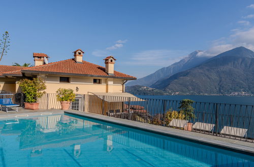 Foto 4 - Apartment mit 1 Schlafzimmer in Musso mit schwimmbad und blick auf die berge