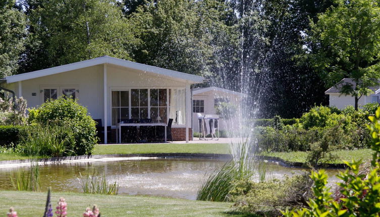 Photo 1 - Maison de 2 chambres à Noord-Scharwoude avec piscine et jardin