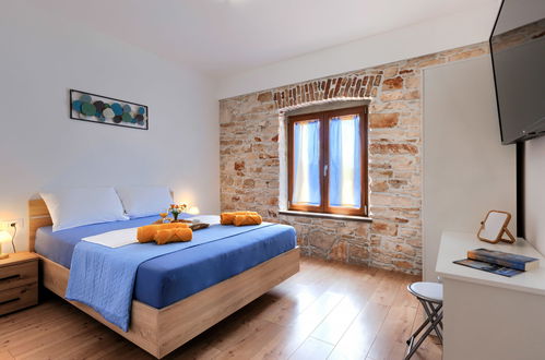 Foto 18 - Casa con 3 camere da letto a Ližnjan con piscina privata e giardino