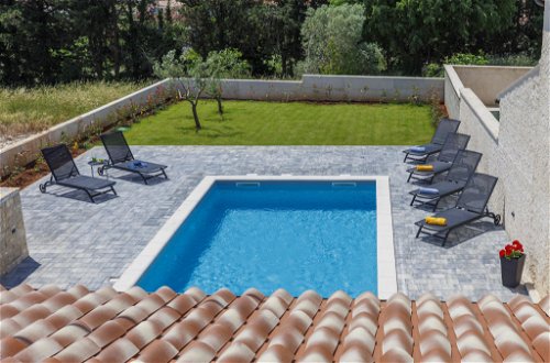 Photo 35 - Maison de 3 chambres à Ližnjan avec piscine privée et jardin