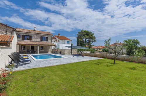Foto 15 - Casa de 3 habitaciones en Ližnjan con piscina privada y jardín