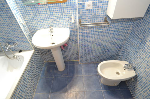 Foto 18 - Appartamento con 2 camere da letto a Salou con piscina e giardino