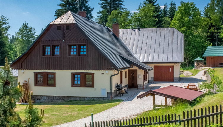 Photo 1 - Maison de 4 chambres à Harrachov avec jardin et terrasse