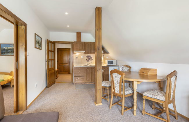 Casa de 9 quartos em Harrachov com jardim e terraço - Foto 12