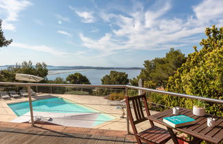 Photo 2 - Appartement de 2 chambres à Hyères avec piscine et vues à la mer