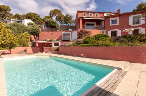 Foto 4 - Apartamento de 2 quartos em Hyères com piscina e vistas do mar