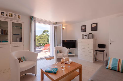 Foto 7 - Apartamento de 2 quartos em Hyères com piscina e vistas do mar