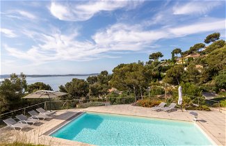 Photo 1 - Appartement de 2 chambres à Hyères avec piscine et vues à la mer