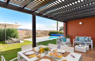 Photo 2 - Maison de 3 chambres à San Bartolomé de Tirajana avec piscine privée et vues à la mer