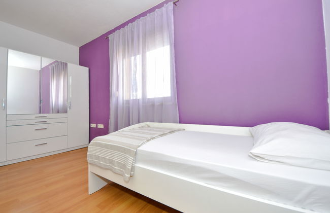 Casa de 6 quartos em Jasenice com piscina privada e terraço - Foto 11