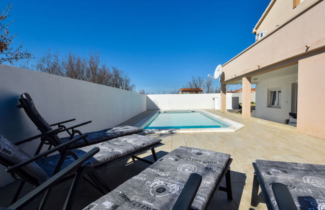 Casa de 6 quartos em Jasenice com piscina privada e terraço - Foto 30