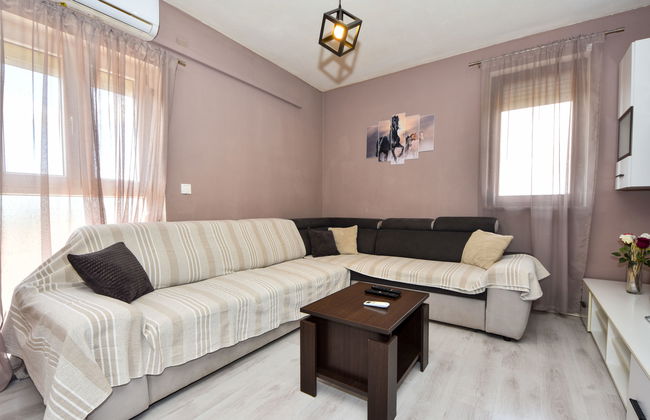 Casa de 6 quartos em Jasenice com piscina privada e terraço - Foto 5