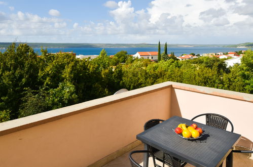 Photo 3 - Maison de 4 chambres à Jasenice avec piscine privée et vues à la mer