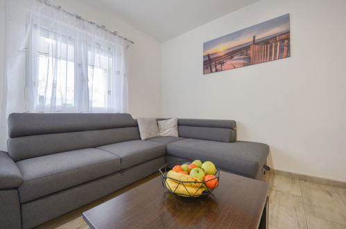 Photo 15 - 4 bedroom House in Jasenice with private pool and terrace