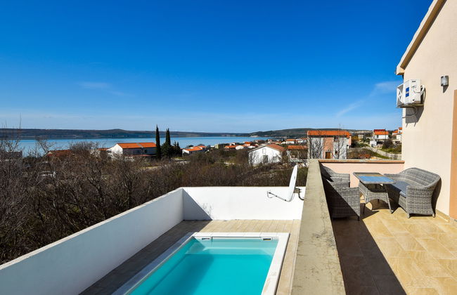 Casa de 6 quartos em Jasenice com piscina privada e terraço - Foto 33