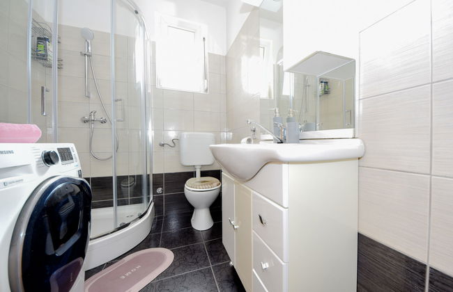 Casa de 6 quartos em Jasenice com piscina privada e terraço - Foto 14