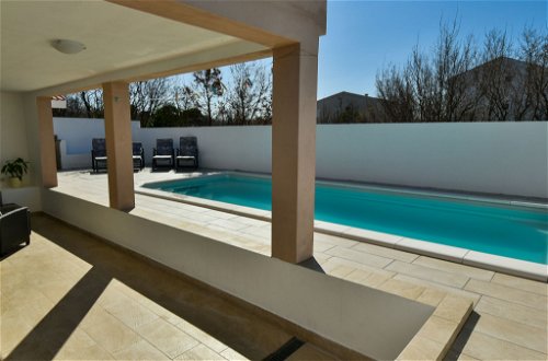 Foto 34 - Casa con 4 camere da letto a Jasenice con piscina privata e vista mare