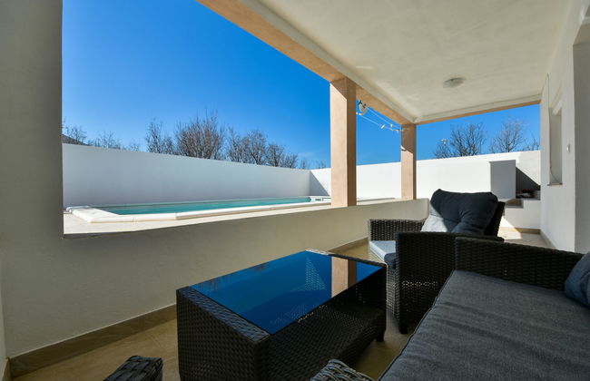Casa de 6 quartos em Jasenice com piscina privada e terraço - Foto 36