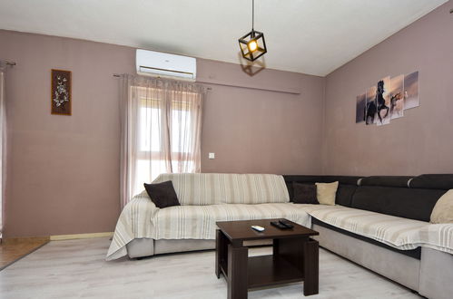 Photo 8 - 4 bedroom House in Jasenice with private pool and terrace