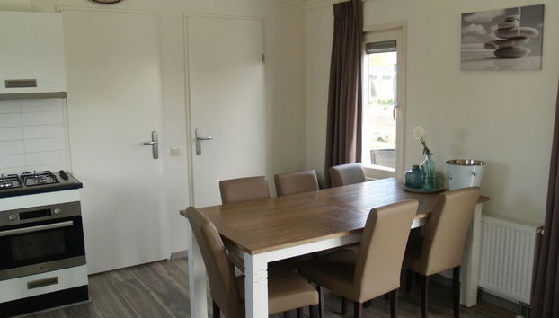 Maison de 4 chambres à IJhorst avec piscine et terrasse - Photo 4
