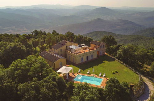 Foto 5 - Casa de 7 habitaciones en Montecatini Val di Cecina con piscina privada y jardín