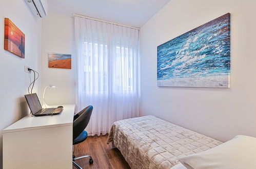 Foto 4 - Apartamento de 2 habitaciones en Split con vistas al mar