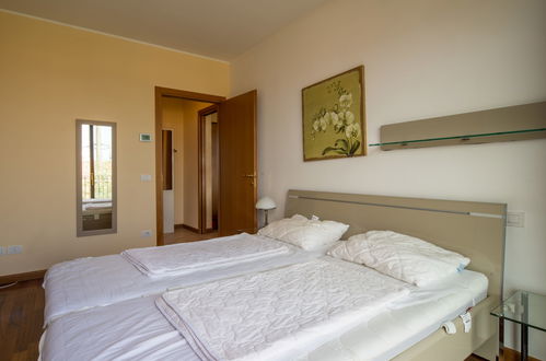 Foto 11 - Appartamento con 2 camere da letto a Lazise con piscina e vista sulle montagne