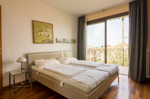 Foto 4 - Appartamento con 2 camere da letto a Lazise con piscina e vista sulle montagne