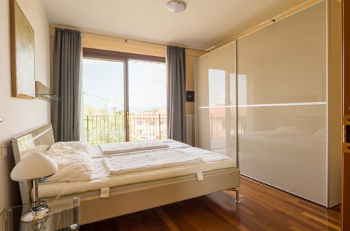Foto 10 - Appartamento con 2 camere da letto a Lazise con piscina e vista sulle montagne