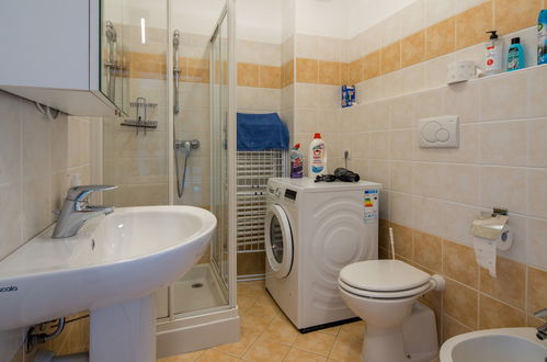 Photo 13 - 2 bedroom Apartment in Lazise with swimming pool