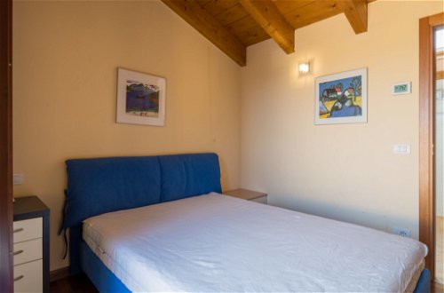 Foto 15 - Appartamento con 2 camere da letto a Lazise con piscina e vista sulle montagne