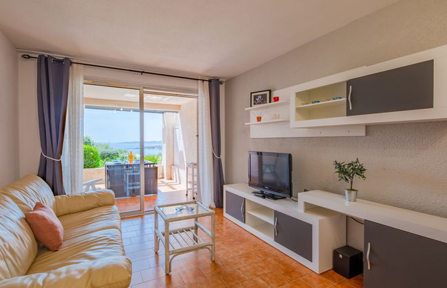Apartment mit 2 Schlafzimmern in Sainte-Maxime mit schwimmbad und garten - Foto 4