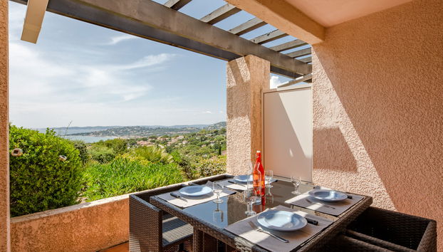 Apartment mit 2 Schlafzimmern in Sainte-Maxime mit schwimmbad und garten - Foto 3
