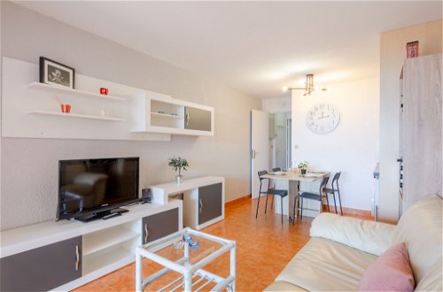 Foto 6 - Apartamento de 1 habitación en Sainte-Maxime con piscina y vistas al mar