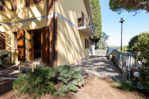 Photo 22 - 2 bedroom Apartment in Scarlino with garden