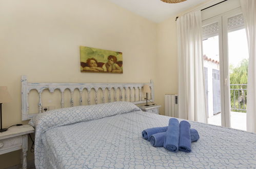 Foto 4 - Casa con 3 camere da letto a Mont-roig del Camp con piscina e giardino