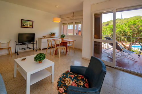 Photo 3 - 2 bedroom Apartment in Sant Vicenç de Montalt with swimming pool and garden