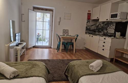 Classic Lisbon Homes: Bright & Central in Belém - Foto 9